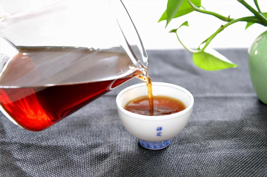 早期的熟茶是如何加工出来的？普洱熟茶的发展历程